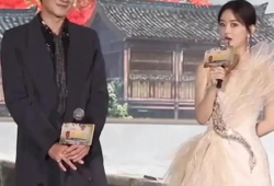 圈内八卦爆料吃瓜,明星背后的惊人真相，吃瓜群众速来围观！